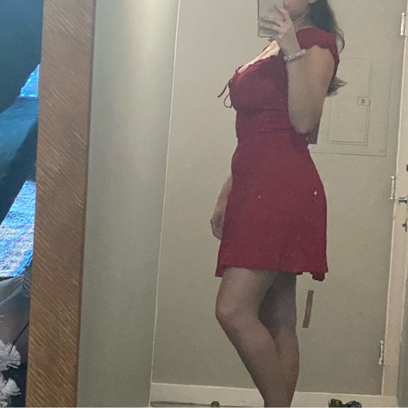 NWT Reformation Pacey dress in Cherry Size 8 - Picture 12 of 12